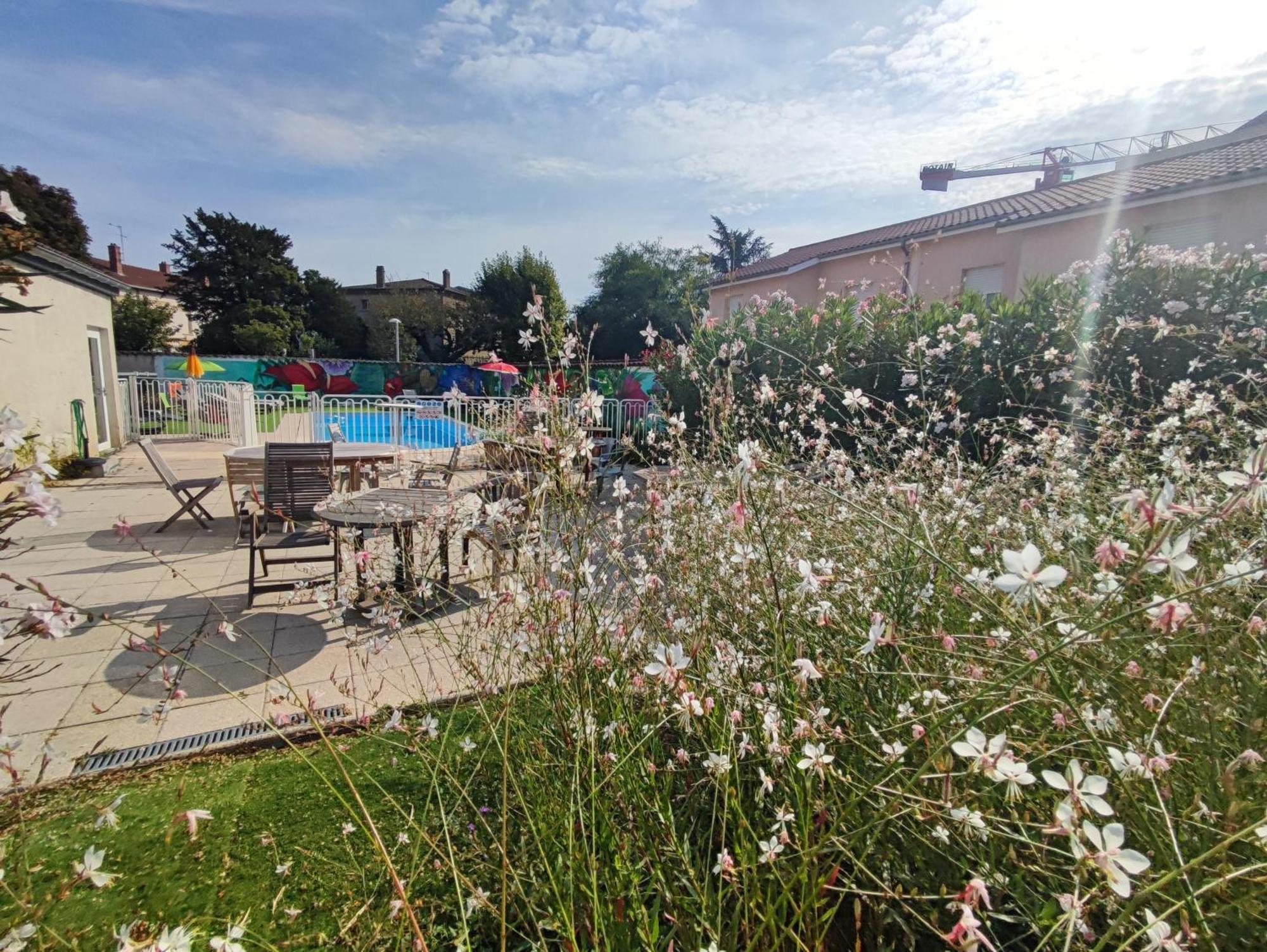 Moodz Hotel Vienne Pont-Eveque Esterno foto