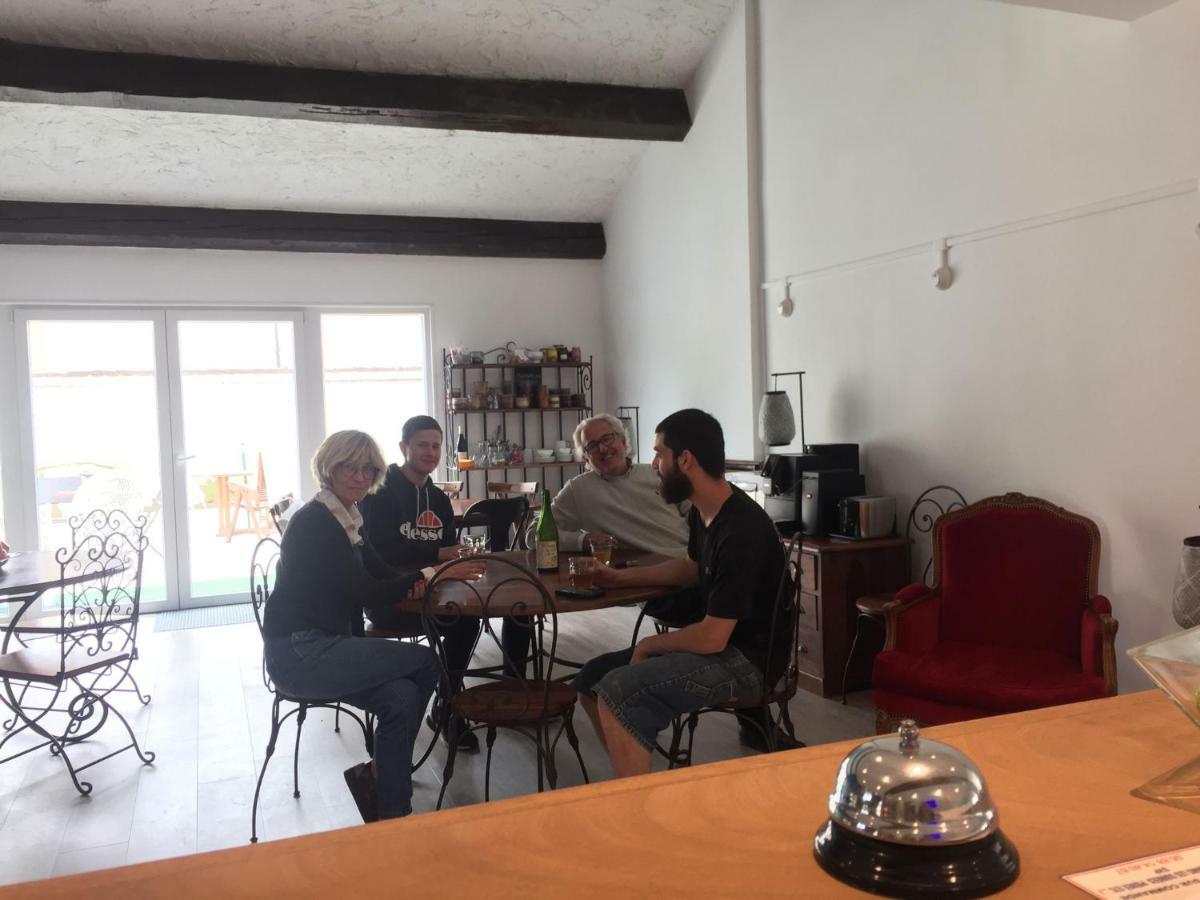 Moodz Hotel Vienne Pont-Eveque Esterno foto